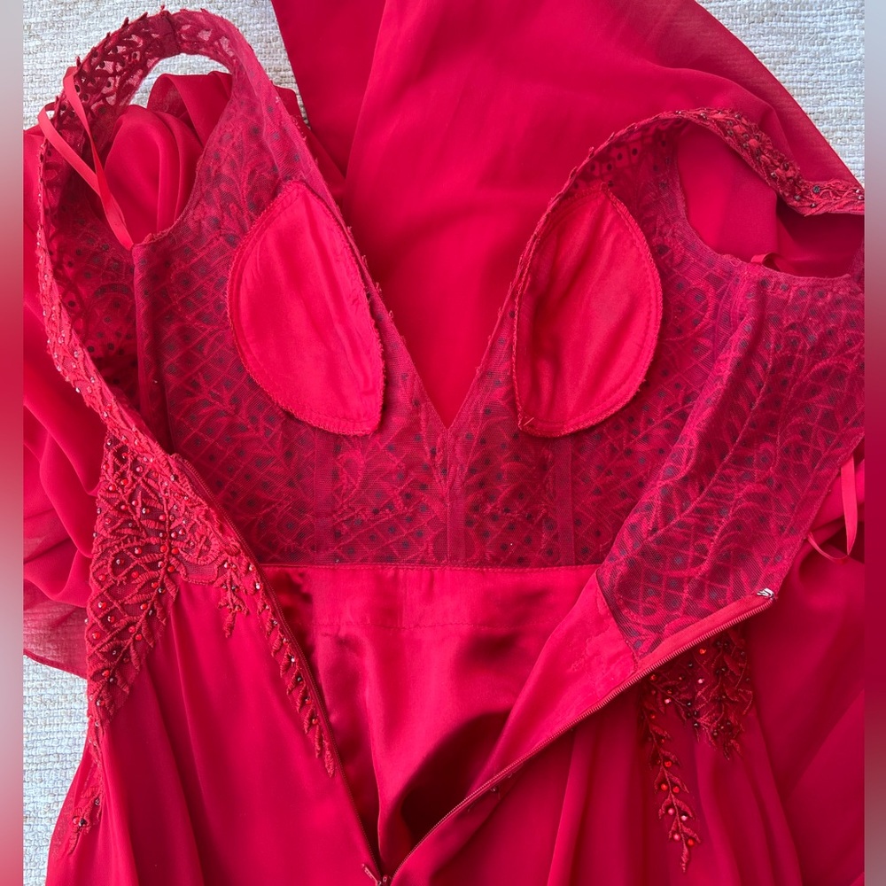 GB Social Deep V-Neck Applique Bodice Red Ballgown - Picture 9 of 17